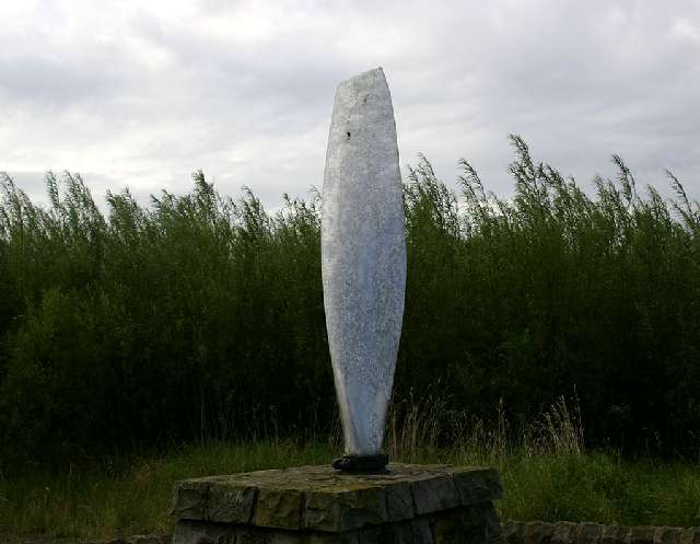 RAF Goxhill - Close-up of the P-38 Lockheed Lightning propeller blade forming the centrepiece of the RAF Goxhill memorial.