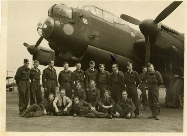 Personnel from 300 (Polish) Sqn photographed at RAF Faldingworth on 10 Jun 1945