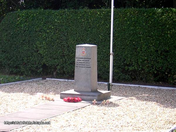 550 Sqn memorial close-up