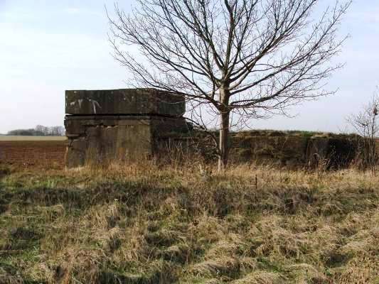 Bunker on the RAF Wellingore airfield site at SK994547, photographed in Jan 2005.