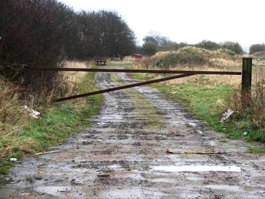 Peri track looking NE near Runway 27 head
