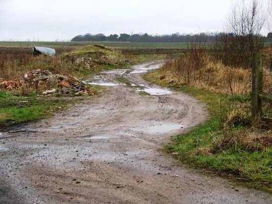 RAF Wigsley peritrack looking West. Photographed in Mar 2005.